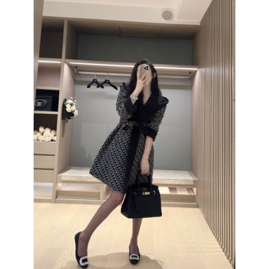 DIOR Dior coat 2024FW continues to attract attention DIOR Dior coat 2024FW continues to attract attention