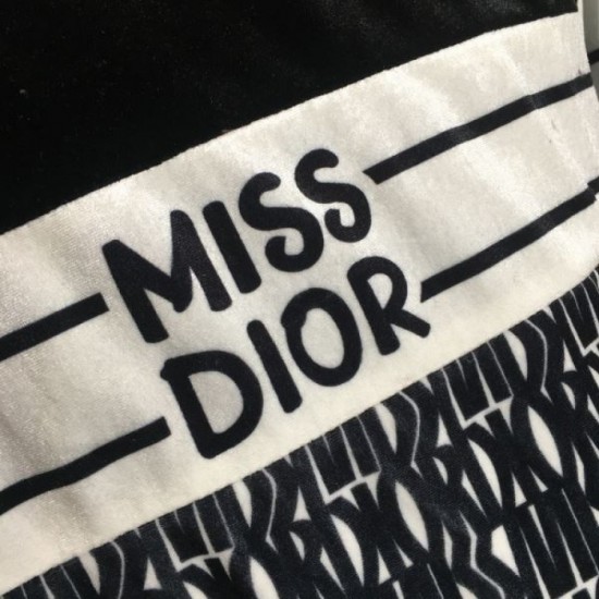DIOR Top and bottom set 2024FW New item that is extremely popular DIOR Top and bottom set 2024FW New item that is extremely popular