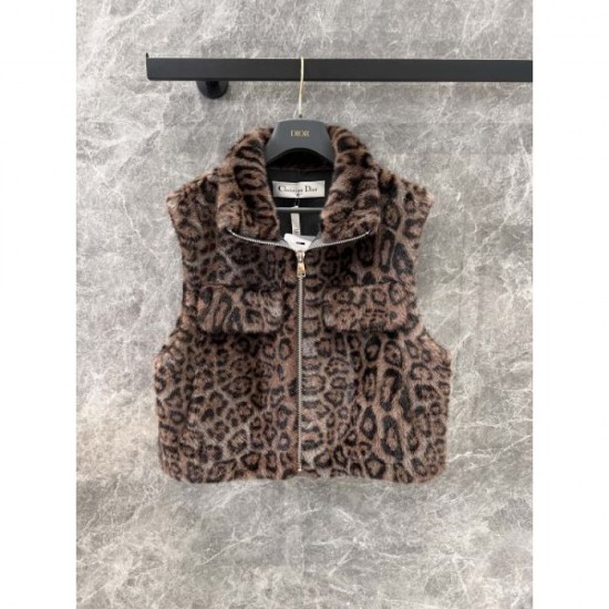 DIOR Dior Vest Check out the trends of the 2024FW season DIOR Dior Vest Check out the trends of the 2024FW season