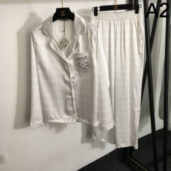 2024SS top and bottom set LOEWE Popular item in both magazines and the city 2024SS top and bottom set LOEWE Popular item in both magazines and the city
