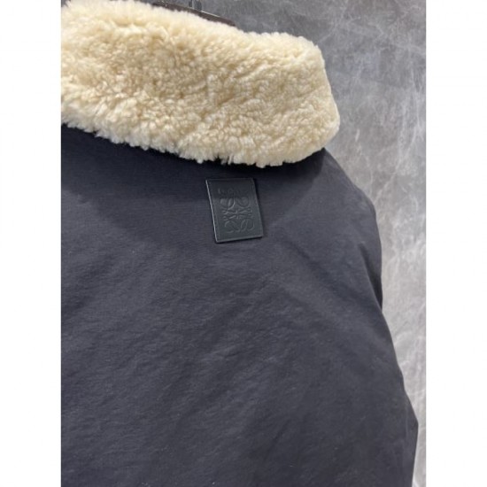 LOEWE Vest 2024FW Elegant, neat, and highly likable LOEWE Vest 2024FW Elegant, neat, and highly likable