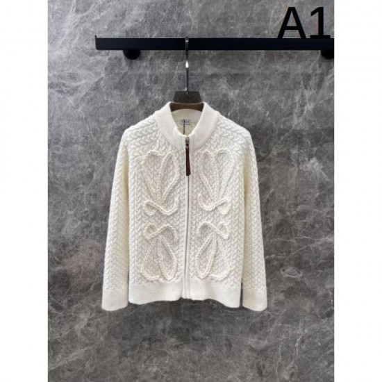 LOEWE Knit Cardigan 2024FW A must-see fall/winter item for fans LOEWE Knit Cardigan 2024FW A must-see fall/winter item for fans