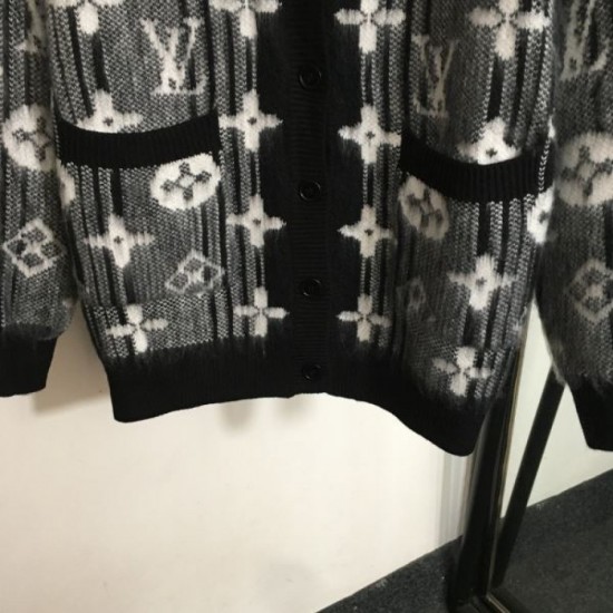 LOUIS VUITTON Cardigan coat 2024FW I want it in advance for autumn LOUIS VUITTON Cardigan coat 2024FW I want it in advance for autumn