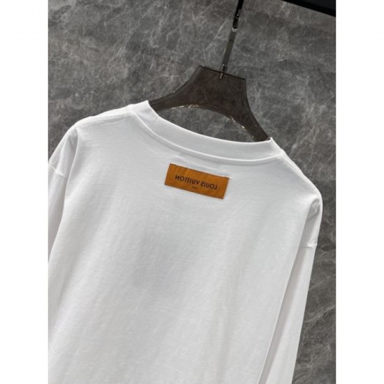 LOUIS VUITTON Long sleeve T-shirt 2024FW A must-see for those who missed out on buying this season! LOUIS VUITTON Long sleeve T-shirt 2024FW A must-see for those who missed out on buying this season!