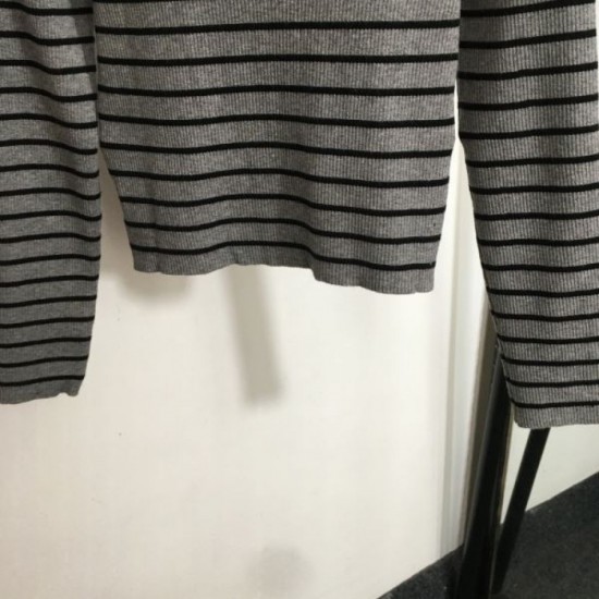 MIU MIU Pullover knit 2024FW Fall/Winter arrival I definitely want it MIU MIU Pullover knit 2024FW Fall/Winter arrival I definitely want it