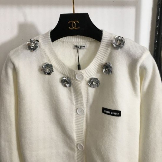 MIU MIU Miu Miu Knit Cardigan 2024FW A very satisfying new fall item MIU MIU Miu Miu Knit Cardigan 2024FW A very satisfying new fall item