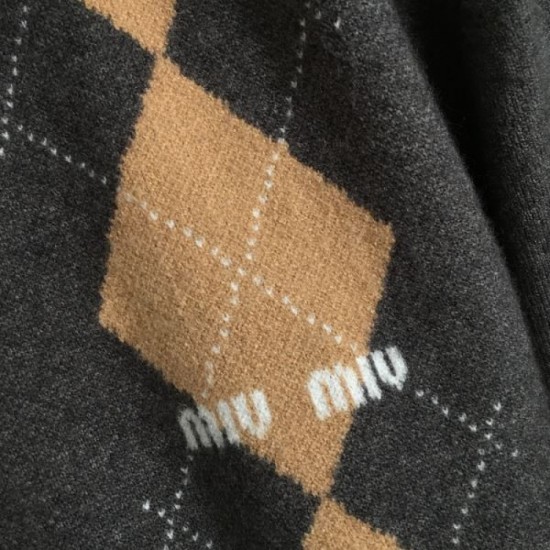 MIU MIU Pullover knit 2024FW Super rare Hard to obtain MIU MIU Pullover knit 2024FW Super rare Hard to obtain