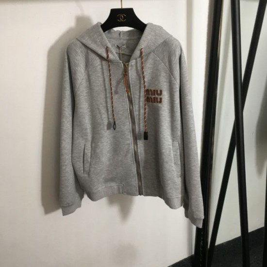 MIU MIU Miu Miu Sports Suit 2024FW Latest Hot Topic MIU MIU Miu Miu Sports Suit 2024FW Latest Hot Topic