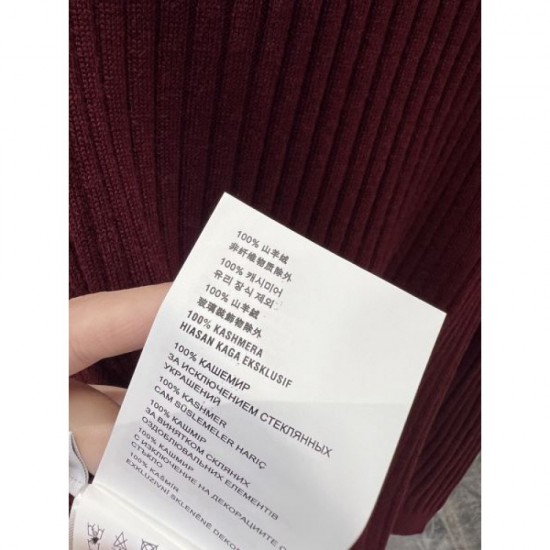 MIU MIU Pullover knit 2024FW Domestic sale almost sold out MIU MIU Pullover knit 2024FW Domestic sale almost sold out