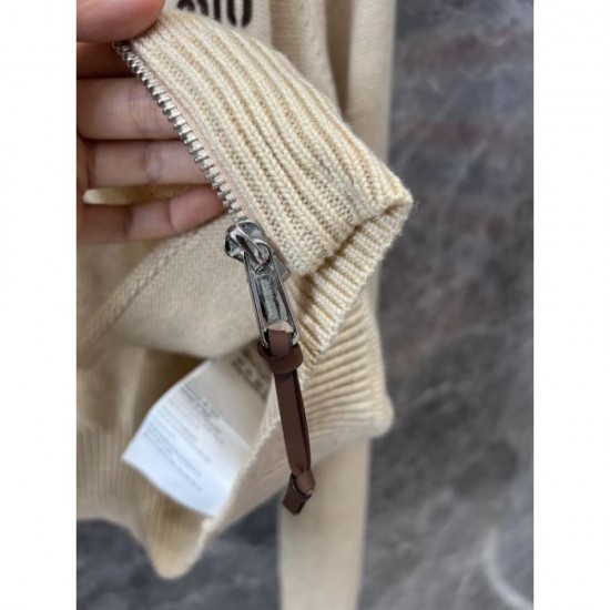 MIU MIU Knit Cardigan 2024FW Limited item delivered from overseas MIU MIU Knit Cardigan 2024FW Limited item delivered from overseas