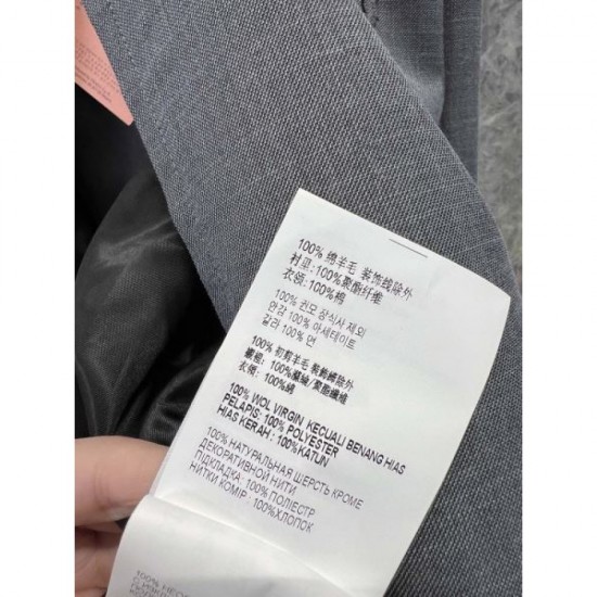 MIU MIU coat 2024FW Transform into a beautiful outfit MIU MIU coat 2024FW Transform into a beautiful outfit