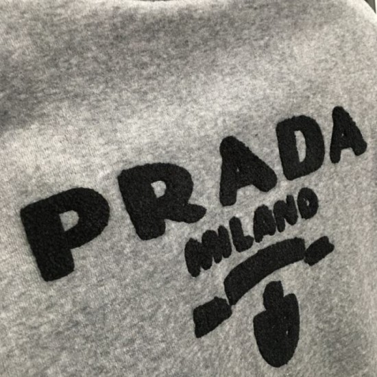 PRADA Prada Sports Suit 2024FW This season is also a popular brand PRADA Prada Sports Suit 2024FW This season is also a popular brand