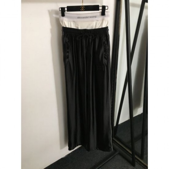 PRADA top and bottom set 2024FW for a modern style PRADA top and bottom set 2024FW for a modern style
