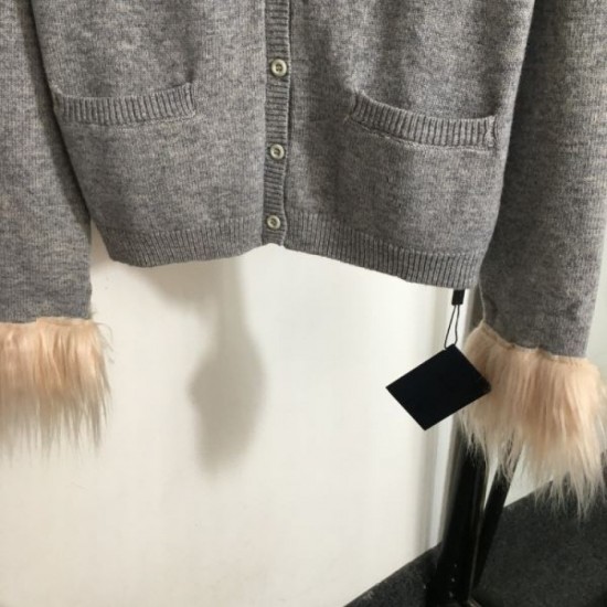 PRADA Prada Knit Cardigan 2024FW Great for changing seasons PRADA Prada Knit Cardigan 2024FW Great for changing seasons