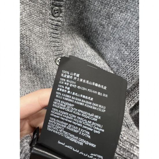 PRADA Prada Knit Cardigan 2024FW Fans flock to the new winter edition PRADA Prada Knit Cardigan 2024FW Fans flock to the new winter edition
