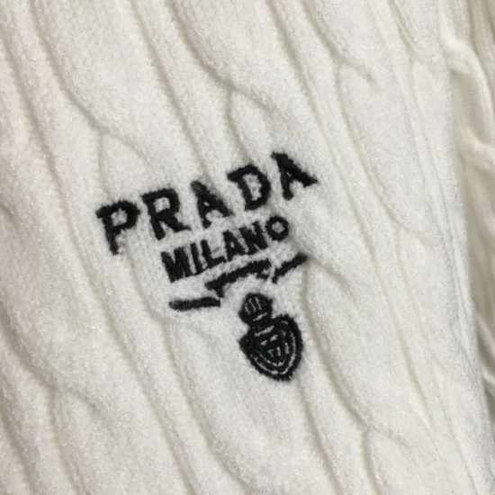 PRADA Prada long sleeve knit 2024FW New winter items that will make you fall in love with it one after another PRADA Prada long sleeve knit 2024FW New winter items that will make you fall in love with it one after another