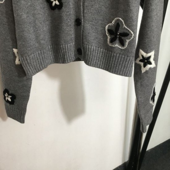 VALENTINO Knit Cardigan 2024FW Latest Autumn/Winter Released Overseas VALENTINO Knit Cardigan 2024FW Latest Autumn/Winter Released Overseas