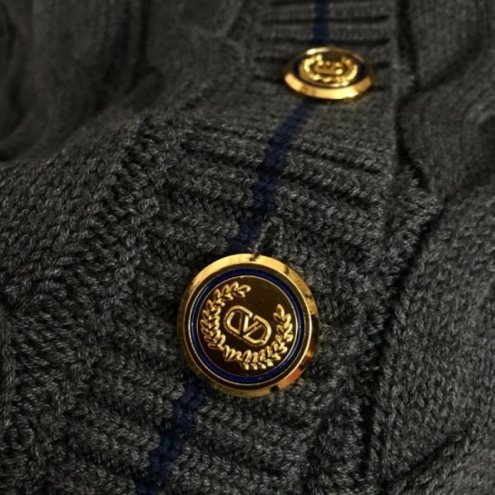 VALENTINO Knit Cardigan 2024FW Emphasis on loose fit and comfort VALENTINO Knit Cardigan 2024FW Emphasis on loose fit and comfort