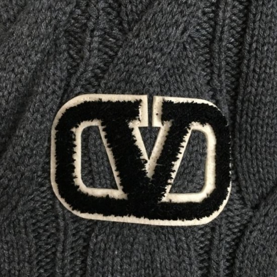 VALENTINO Knit Cardigan 2024FW Emphasis on loose fit and comfort VALENTINO Knit Cardigan 2024FW Emphasis on loose fit and comfort