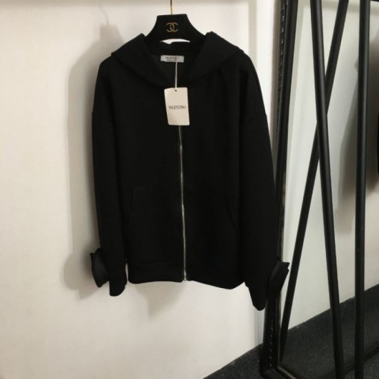 VALENTINO Coat 2024FW New autumn/winter item with a mature feel VALENTINO Coat 2024FW New autumn/winter item with a mature feel