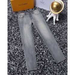 2024SS BURBERRY jeans that will draw attention to your feet