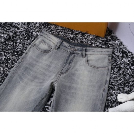 2024SS BURBERRY jeans that will draw attention to your feet 2024SS BURBERRY jeans that will draw attention to your feet