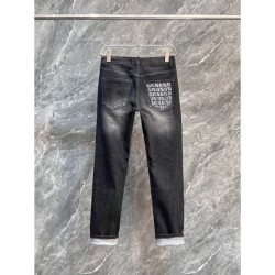 2024SS fashion sense is skyrocketing! FENDI jeans