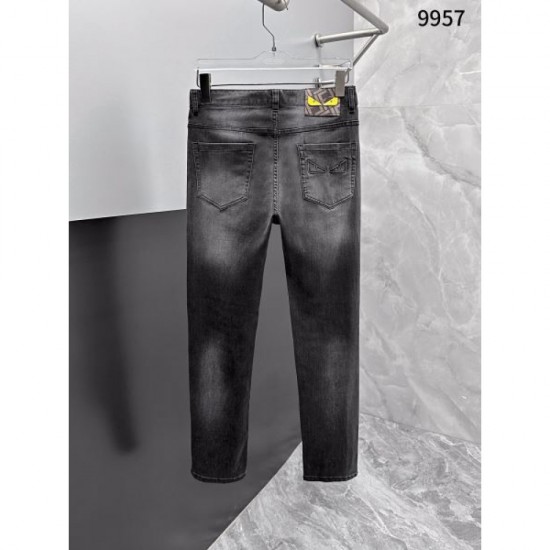2024SS FENDI jeans that are now very popular among celebrities 2024SS FENDI jeans that are now very popular among celebrities