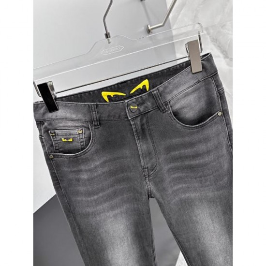 2024SS FENDI jeans that are now very popular among celebrities 2024SS FENDI jeans that are now very popular among celebrities