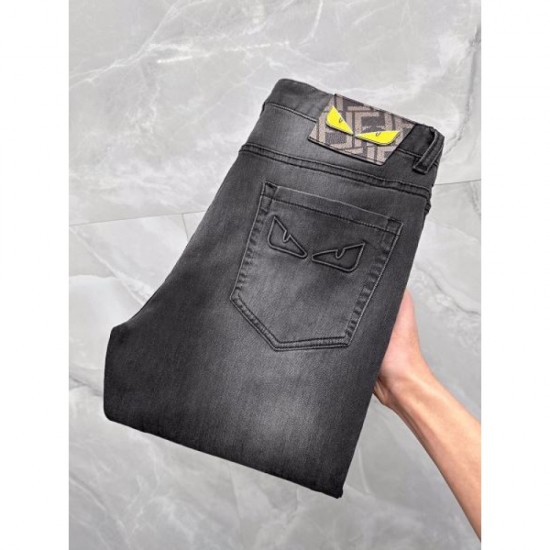 2024SS FENDI jeans that are now very popular among celebrities 2024SS FENDI jeans that are now very popular among celebrities