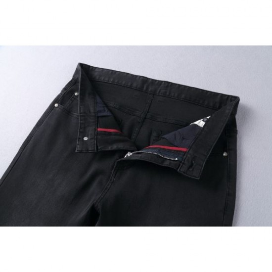 2024SS competition is inevitable! PRADA jeans you definitely want to check out 2024SS competition is inevitable! PRADA jeans you definitely want to check out