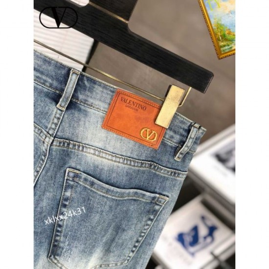 2024SS Overwhelming luxury VALENTINO jeans 2024SS Overwhelming luxury VALENTINO jeans