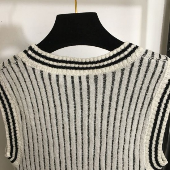 2024SS Knit Vest CHANEL This summer's eye-catching style 2024SS Knit Vest CHANEL This summer's eye-catching style