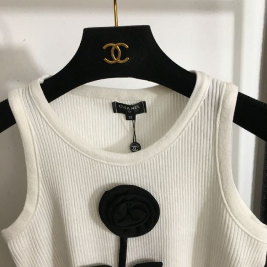 2024SS Knit Vest CHANEL Chanel Rare! Limited to stores that carry it 2024SS Knit Vest CHANEL Chanel Rare! Limited to stores that carry it