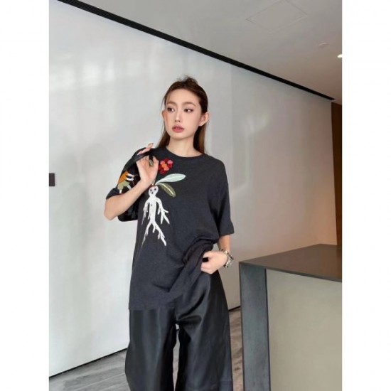 2024SS Short Sleeve T-shirt LOEWE Popular item in both magazines and the city 2024SS Short Sleeve T-shirt LOEWE Popular item in both magazines and the city