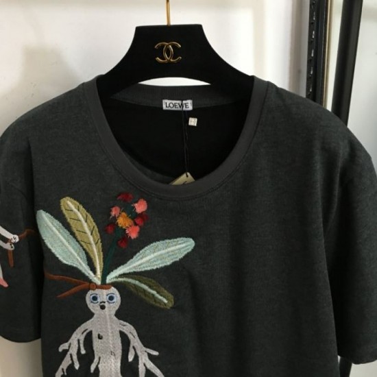 2024SS Short Sleeve T-shirt LOEWE Popular item in both magazines and the city 2024SS Short Sleeve T-shirt LOEWE Popular item in both magazines and the city