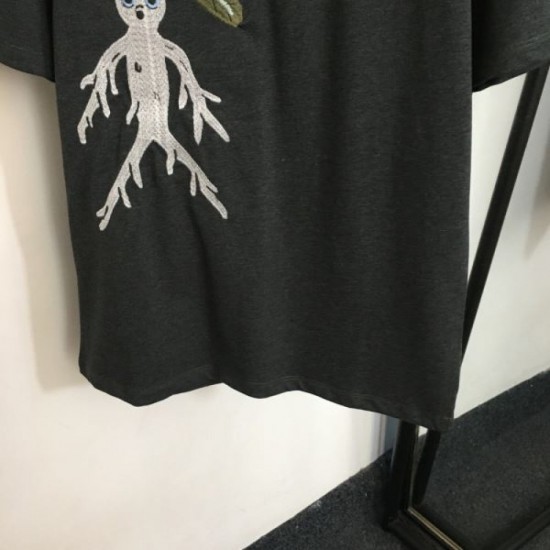 2024SS Short Sleeve T-shirt LOEWE Popular item in both magazines and the city 2024SS Short Sleeve T-shirt LOEWE Popular item in both magazines and the city