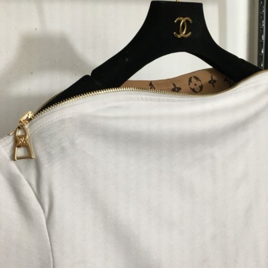 2024SS Short Sleeve T-shirt LOUIS VUITTON Latest and guaranteed to be sold out 2024SS Short Sleeve T-shirt LOUIS VUITTON Latest and guaranteed to be sold out