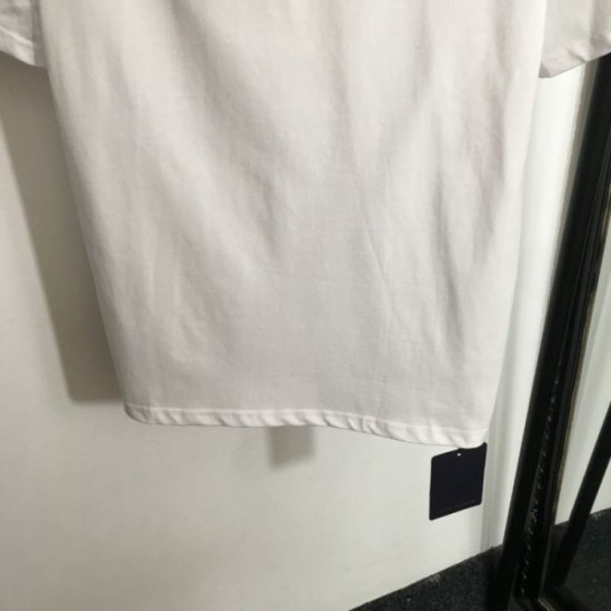 2024SS Short Sleeve T-shirt LOUIS VUITTON Latest and guaranteed to be sold out 2024SS Short Sleeve T-shirt LOUIS VUITTON Latest and guaranteed to be sold out