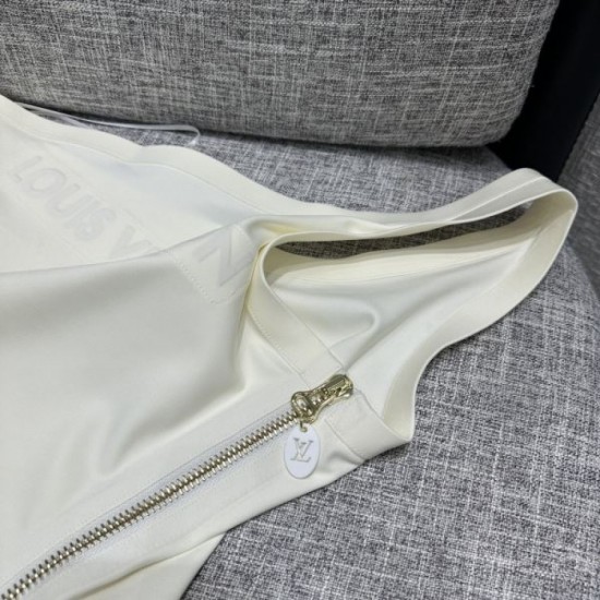 2024SS Waistcoat LOUIS VUITTON Louis Vuitton A staple for summer 2024SS Waistcoat LOUIS VUITTON Louis Vuitton A staple for summer
