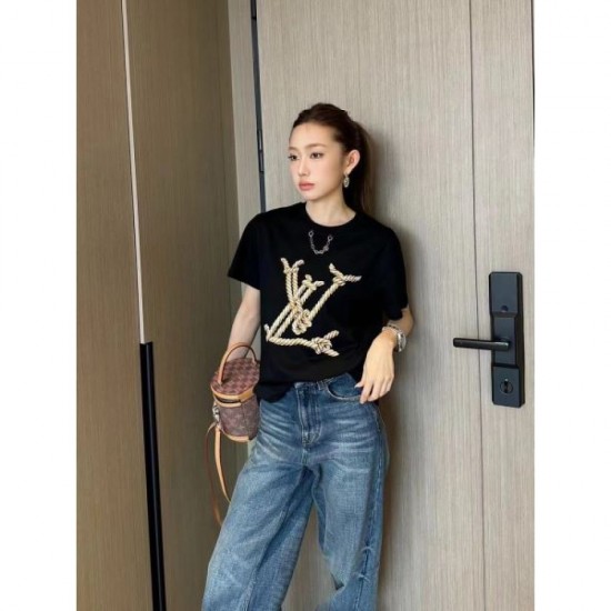 2024SS Short Sleeve T-shirt LOUIS VUITTON Louis Vuitton Latest Love at First Sight 2024SS Short Sleeve T-shirt LOUIS VUITTON Louis Vuitton Latest Love at First Sight
