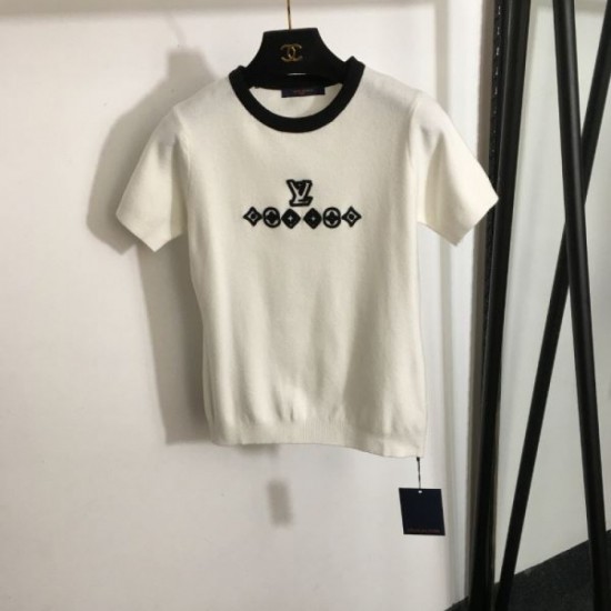 2024SS Short Sleeve T-shirt LOUIS VUITTON Celebrity Favorite Elegant 2024SS Short Sleeve T-shirt LOUIS VUITTON Celebrity Favorite Elegant