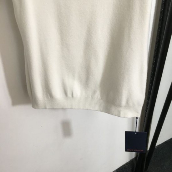 2024SS Short Sleeve T-shirt LOUIS VUITTON Celebrity Favorite Elegant 2024SS Short Sleeve T-shirt LOUIS VUITTON Celebrity Favorite Elegant