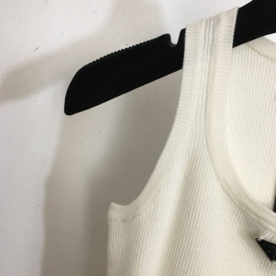 2024SS Tank Top PRADA This season's new popular beauty line 2024SS Tank Top PRADA This season's new popular beauty line