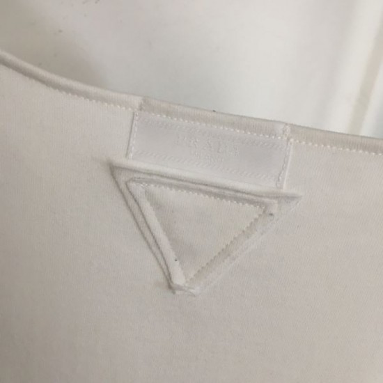 2024SS Short Sleeve T-shirt PRADA This season has a fashionable feel 2024SS Short Sleeve T-shirt PRADA This season has a fashionable feel