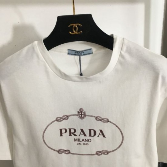 2024SS Short Sleeve T-shirt PRADA Finished with a unique impression 2024SS Short Sleeve T-shirt PRADA Finished with a unique impression