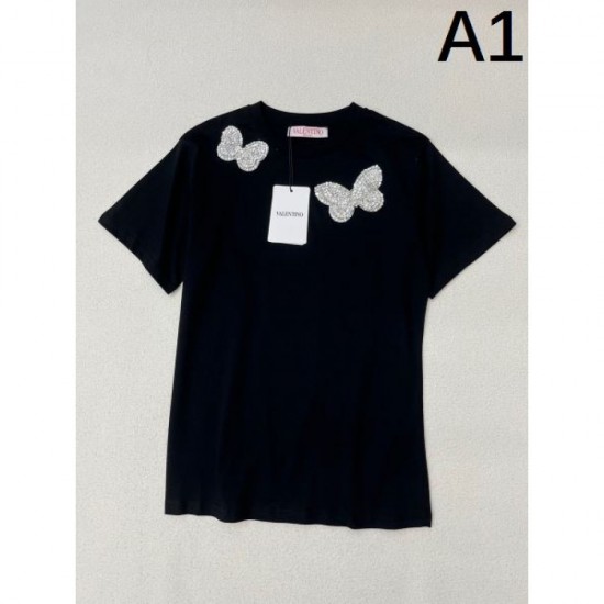 2024SS Short Sleeve T-shirt VALENTINO Valentino New Spring/Summer VIP Discount 2024SS Short Sleeve T-shirt VALENTINO Valentino New Spring/Summer VIP Discount