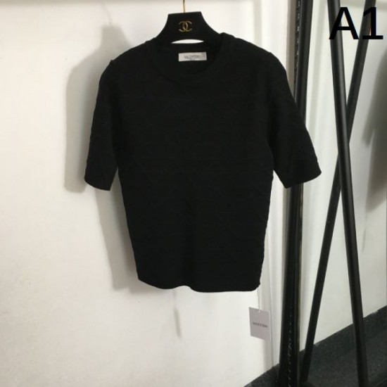2024SS Short Sleeve Knit VALENTINO Valentino TOP Seller Award Winner 2024SS Short Sleeve Knit VALENTINO Valentino TOP Seller Award Winner