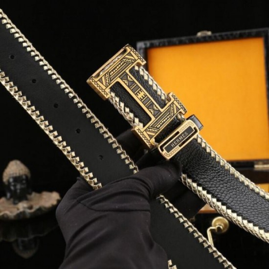 HERMES This season's style is to incorporate the 2024SS belt into Hermes clothing. HERMES This season's style is to incorporate the 2024SS belt into Hermes clothing.