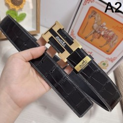 HERMES This summer's new 2024SS belt can create a mature and relaxed feeling.